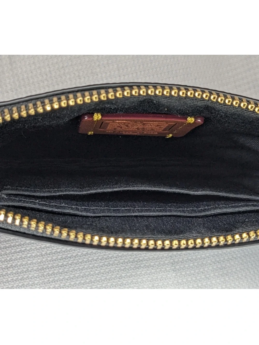 Coach x Disney Corner Zip Wristlet Minnie Mouse Motif Black Pebbled Leather